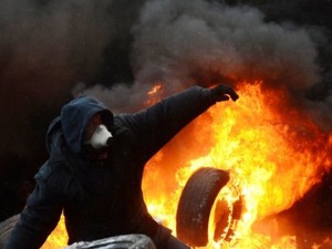 proteste-in-ucraina-manifestatii-in-kiev-si-in-alte-cinci-orase-din-vestul-tarii-112839-3