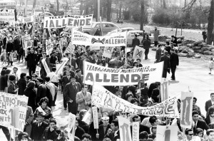 1280px-Allende_supporters